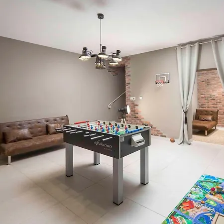 Moonlight Villa Stuti
