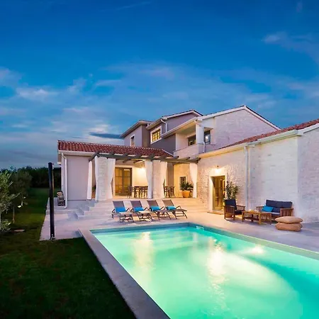 Moonlight Villa